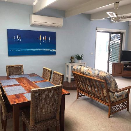 לייקס אינטרנס Lakes Jakaranda Holiday Units מראה חיצוני תמונה