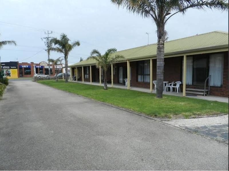 לייקס אינטרנס Lakes Jakaranda Holiday Units מראה חיצוני תמונה