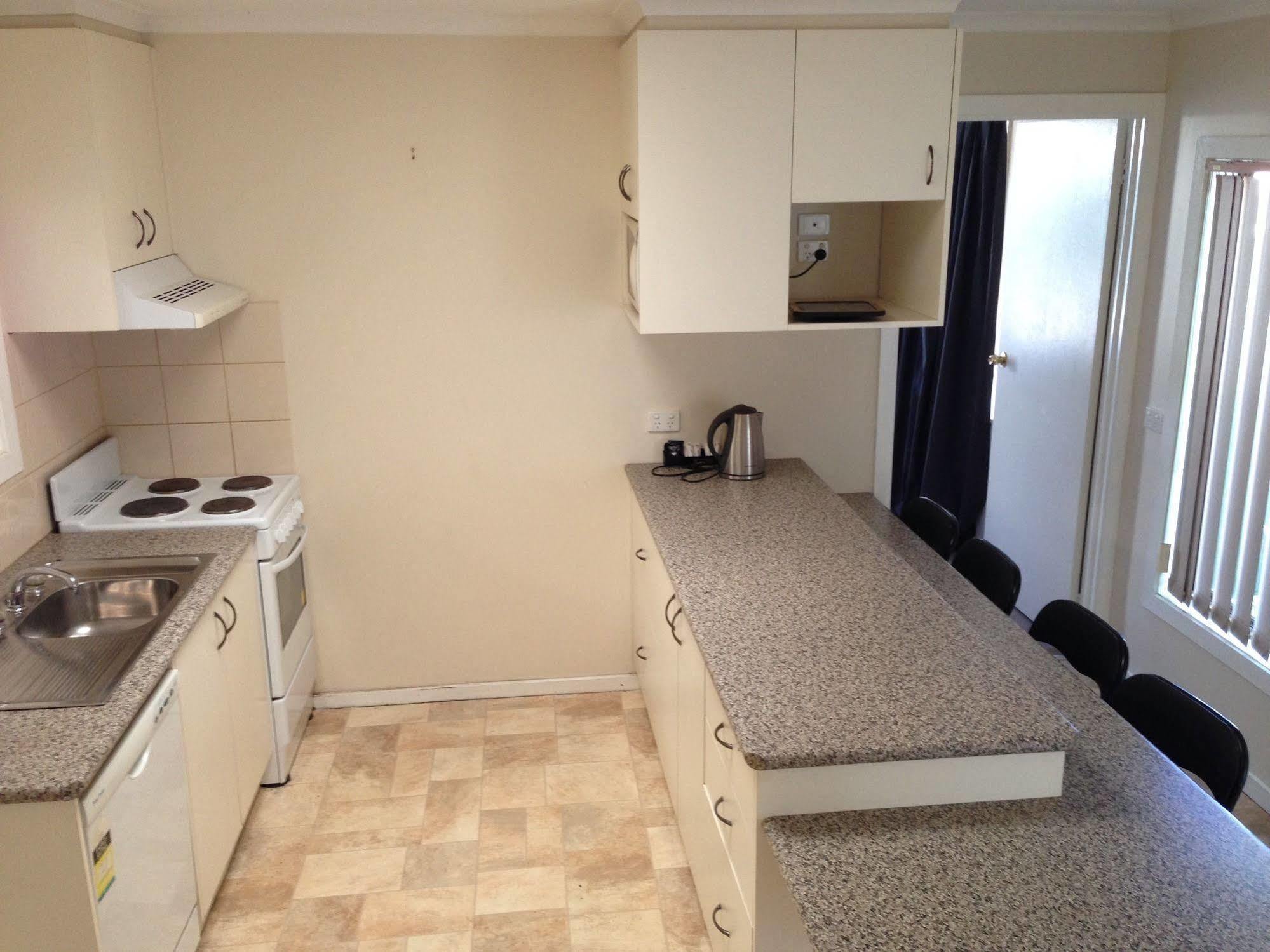לייקס אינטרנס Lakes Jakaranda Holiday Units מראה חיצוני תמונה
