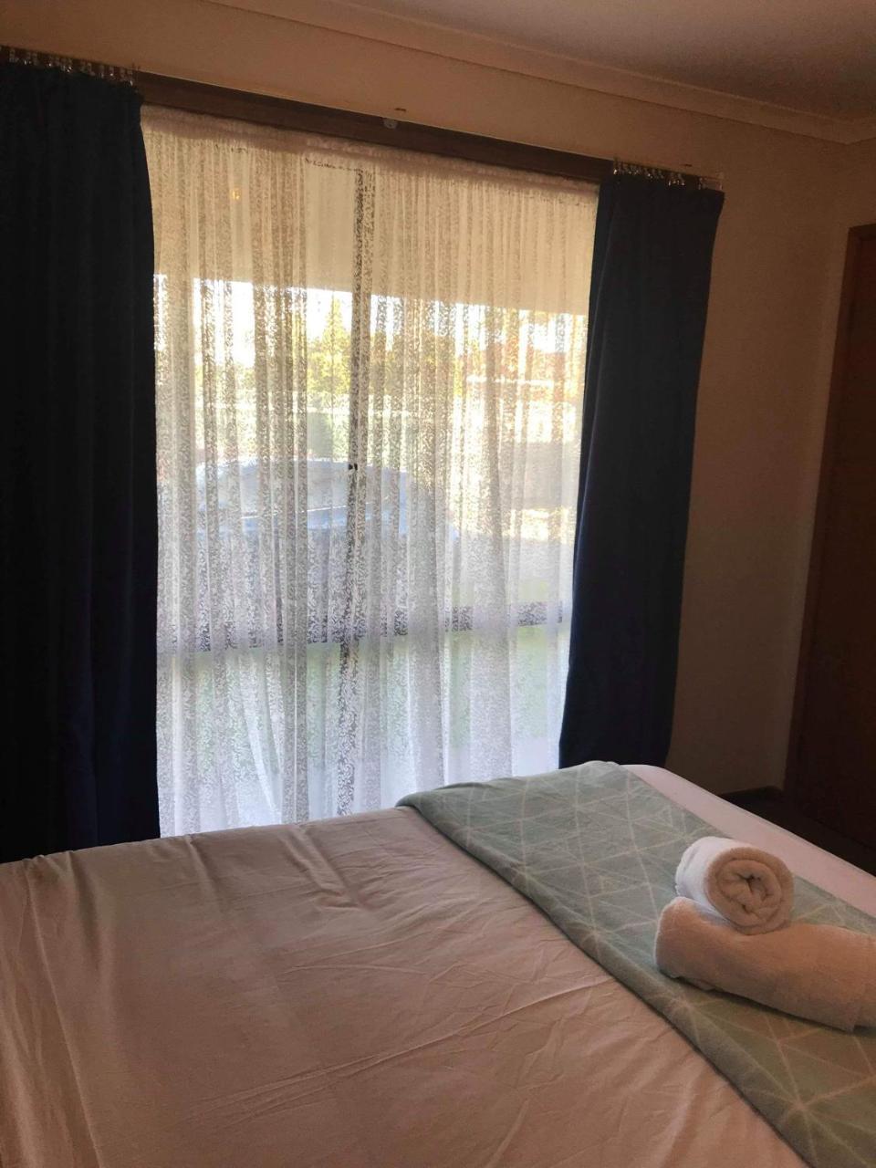 לייקס אינטרנס Lakes Jakaranda Holiday Units מראה חיצוני תמונה