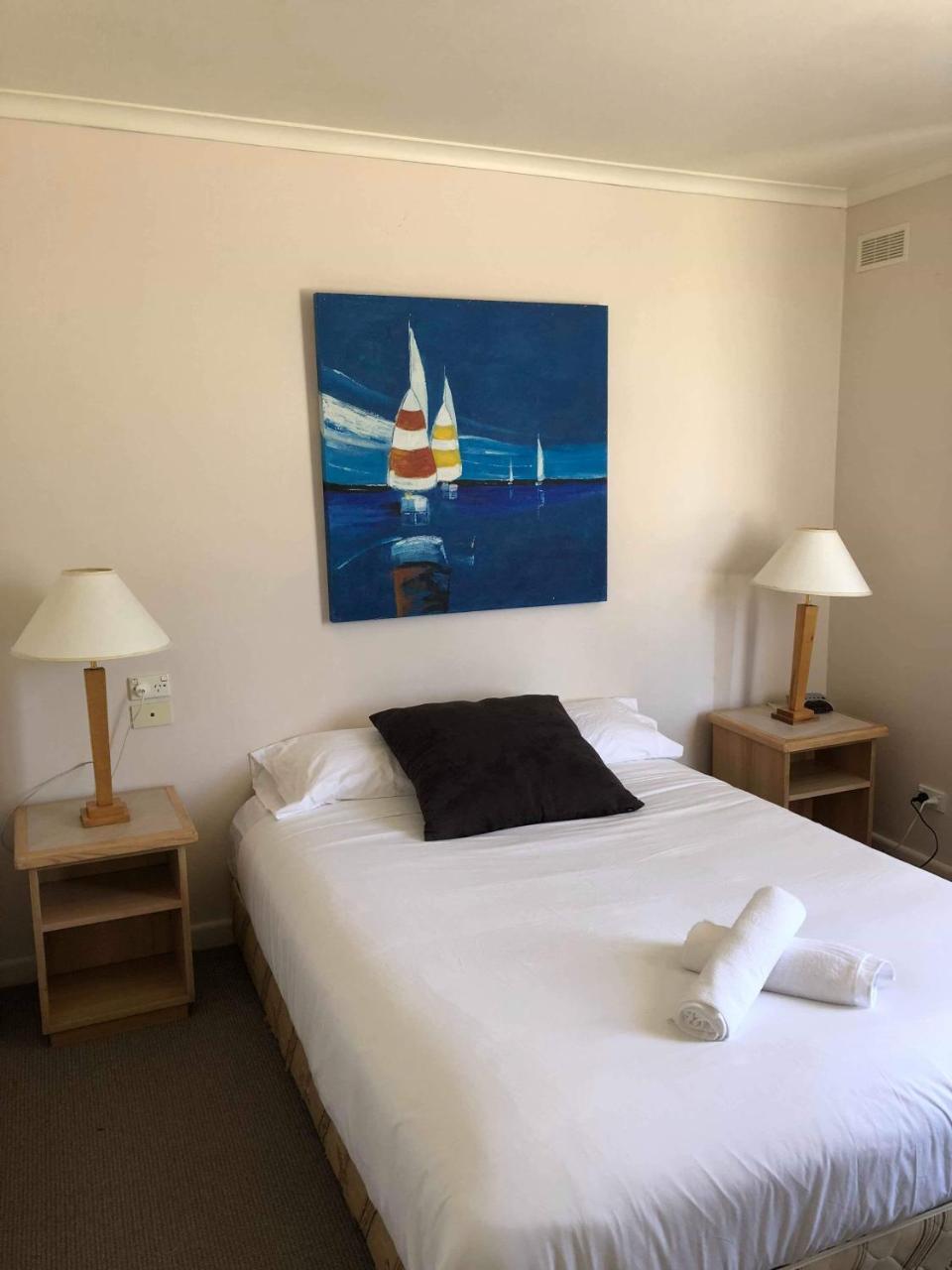 לייקס אינטרנס Lakes Jakaranda Holiday Units מראה חיצוני תמונה