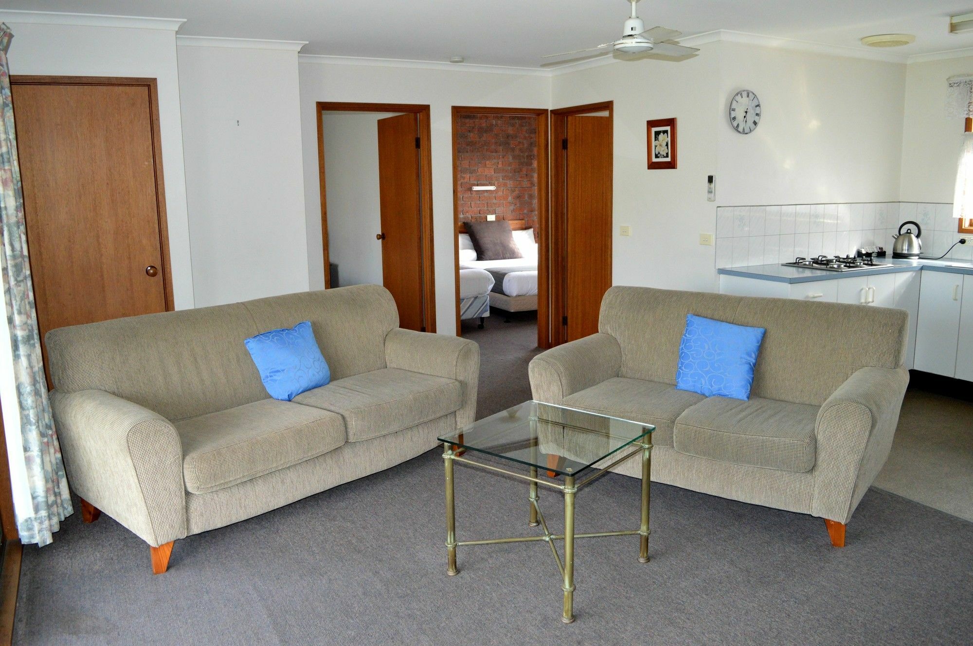 לייקס אינטרנס Lakes Jakaranda Holiday Units מראה חיצוני תמונה