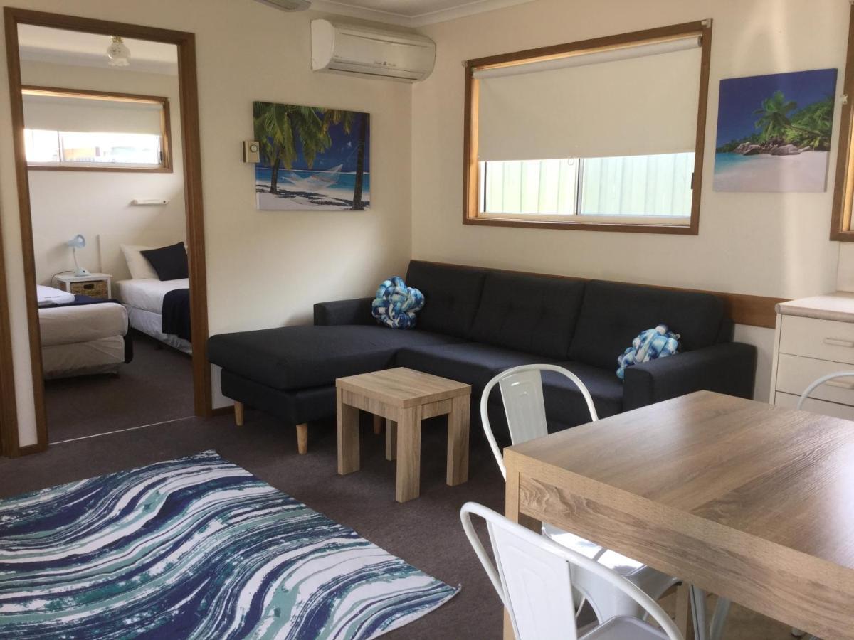 לייקס אינטרנס Lakes Jakaranda Holiday Units מראה חיצוני תמונה